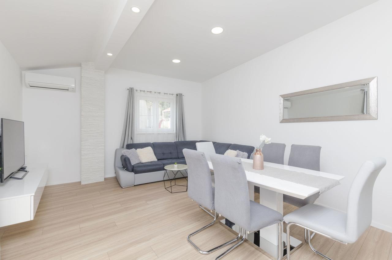 פרימוסטן Apartments Dasa מראה חיצוני תמונה