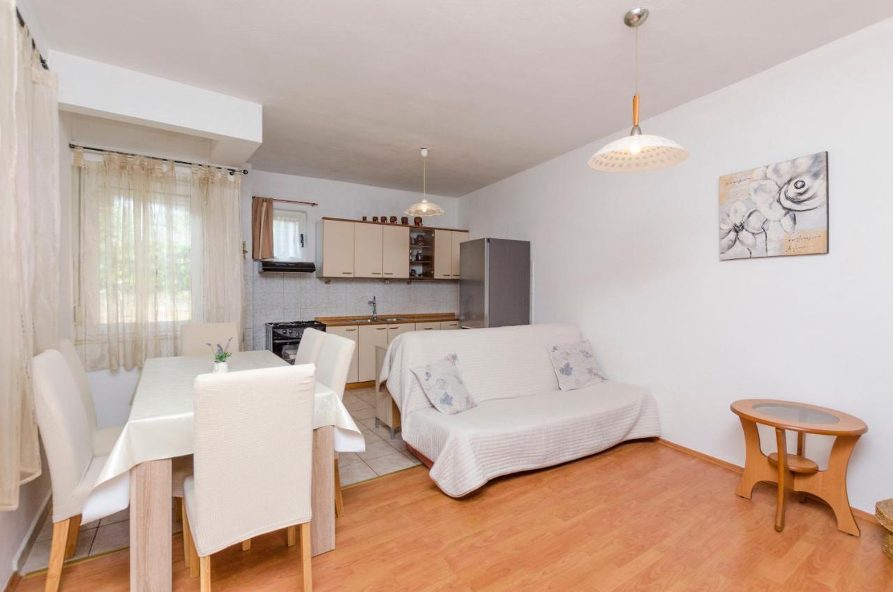 פרימוסטן Apartments Dasa מראה חיצוני תמונה