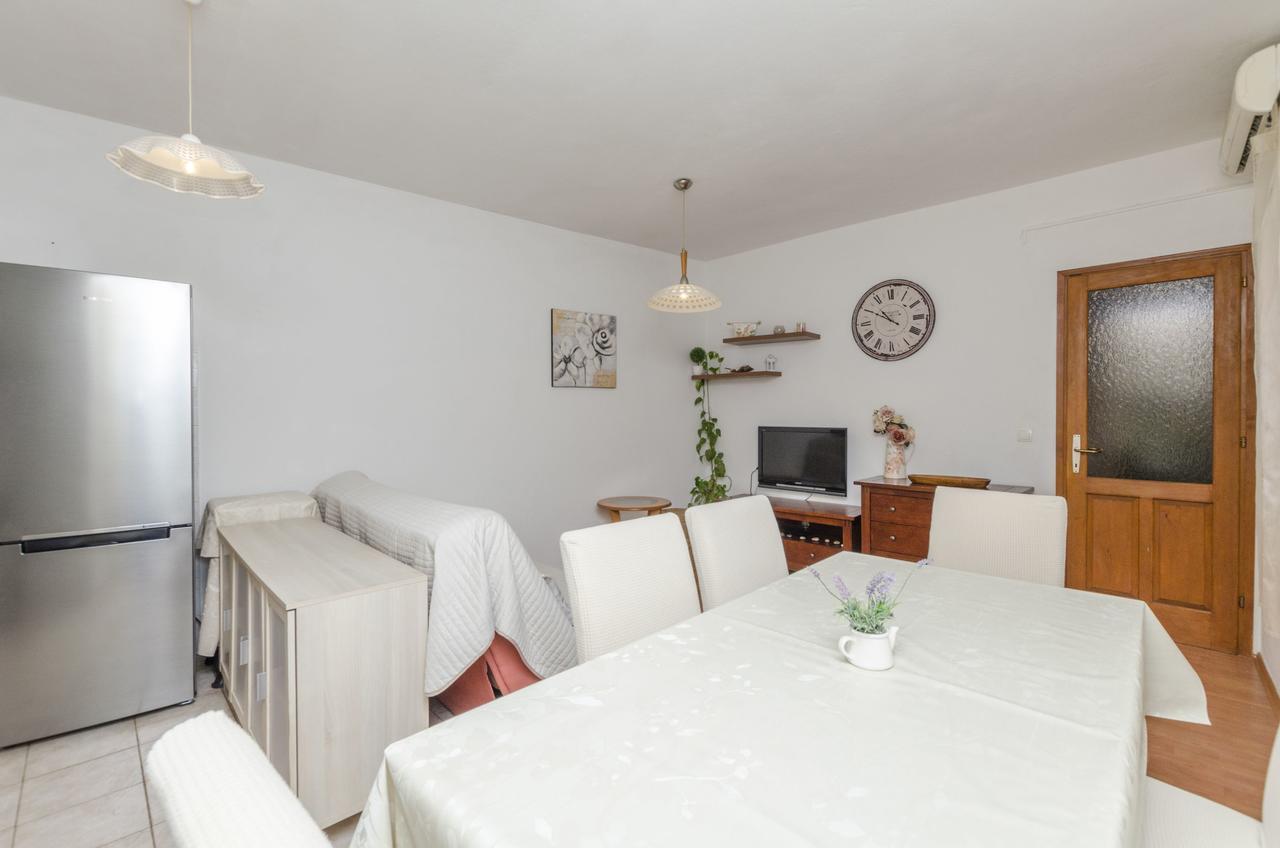 פרימוסטן Apartments Dasa מראה חיצוני תמונה